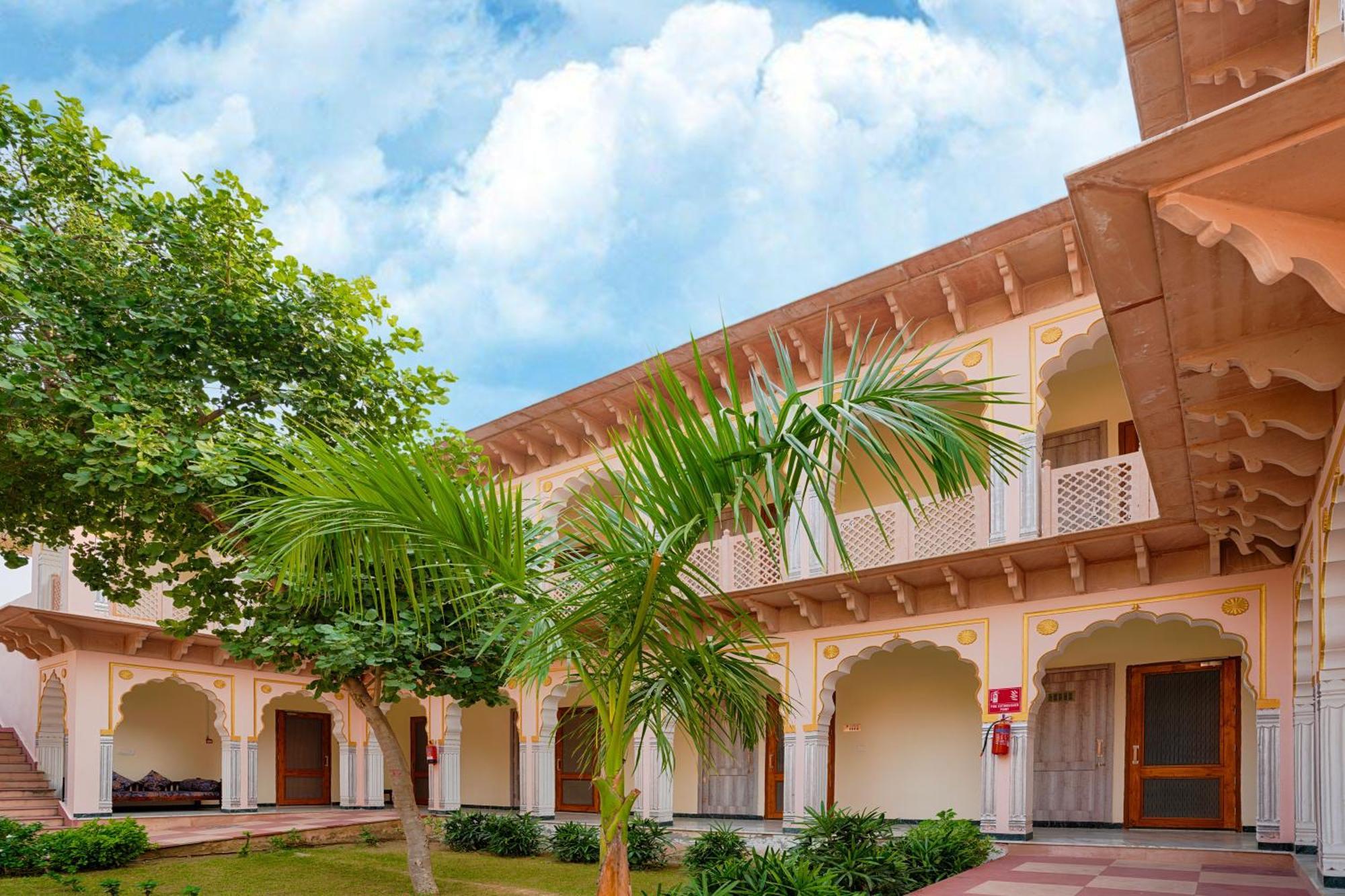 Club Mahindra Bharatpur Hotel Luaran gambar