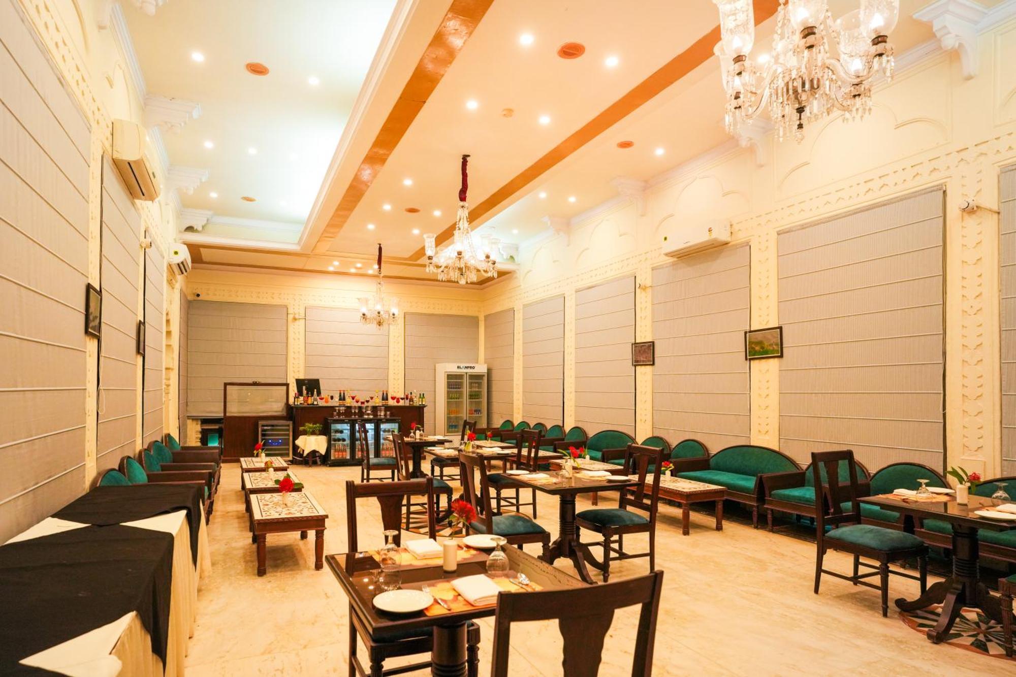 Club Mahindra Bharatpur Hotel Luaran gambar
