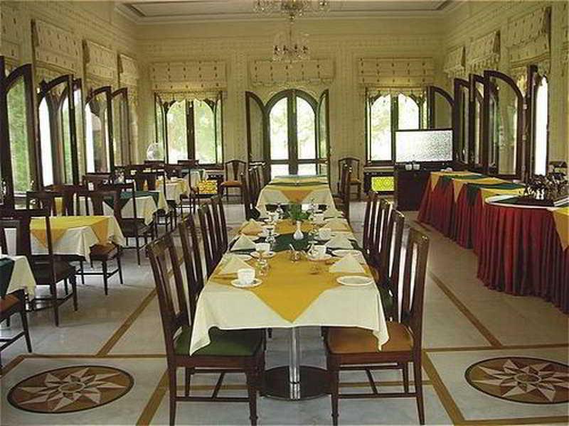 Club Mahindra Bharatpur Hotel Restoran gambar